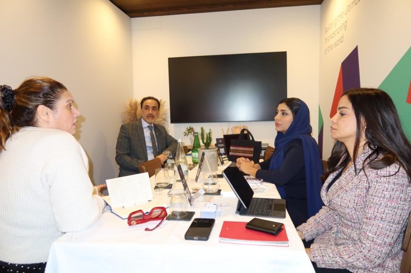 افتتاح جناح سلطنة عُمان في منتدى "دافوس" 