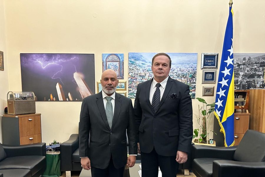 Bosnia and Herzegovina: The Ambassador of the Sultanate of Oman presents a copy of his credentials