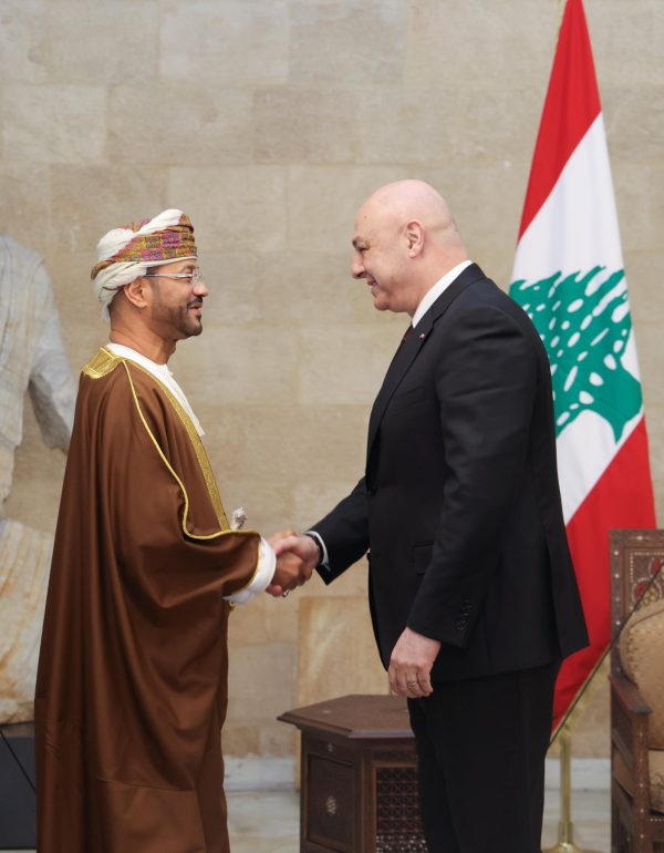 الرئيس اللبناني يستقبل وزير الخارجية